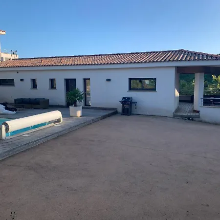 - Maison 