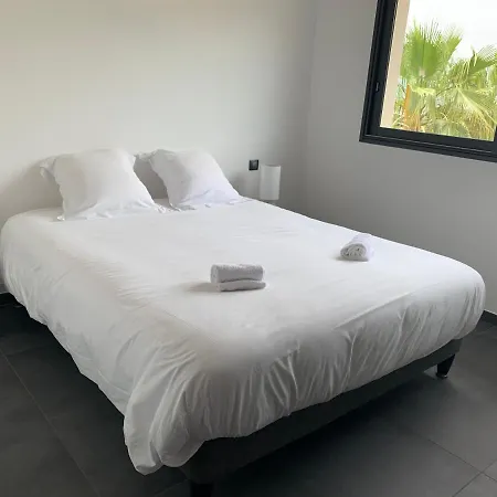 - Maison 