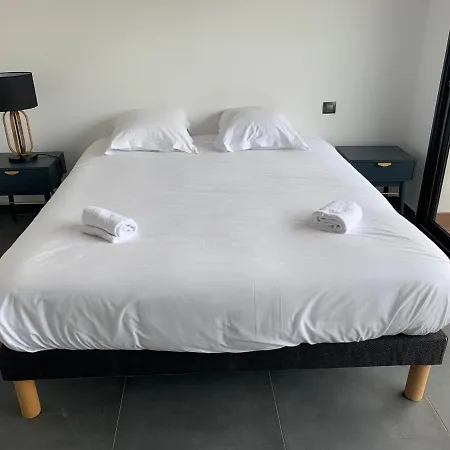 - Maison 