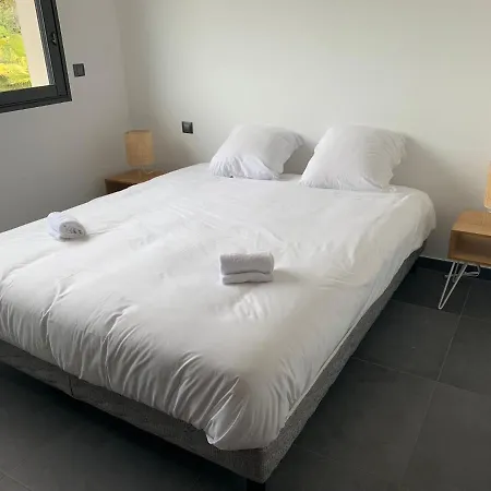 - Maison 