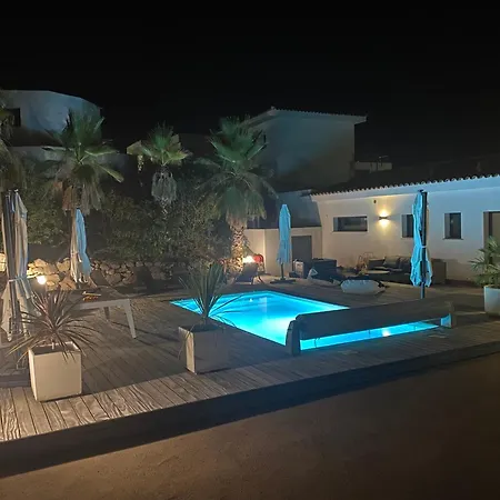 - Maison 