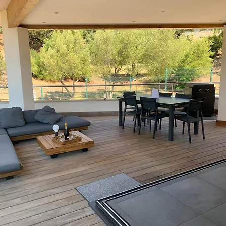 - Maison 