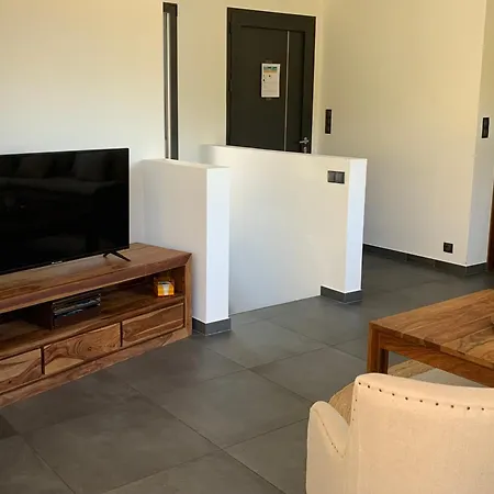 - Maison 