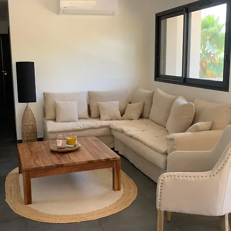 - Maison 