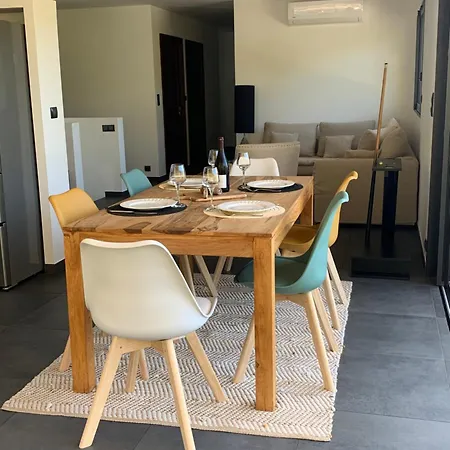 - Maison 