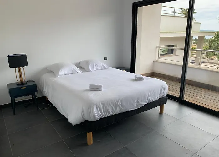 - Maison 