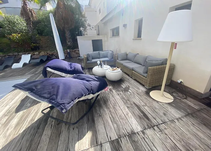 - Maison 