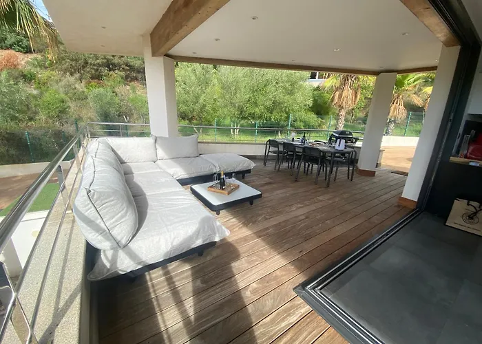 - Maison 